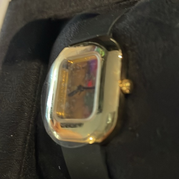 New Vintage Sung Sport Women’s Watch Gold/Black - Picture 2 of 7
